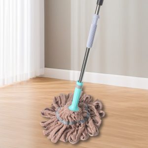 Hands-free self-wringing mop